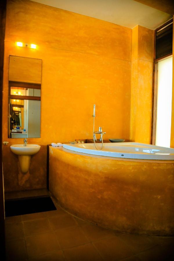 The Cove Hotel Negombo Kültér fotó